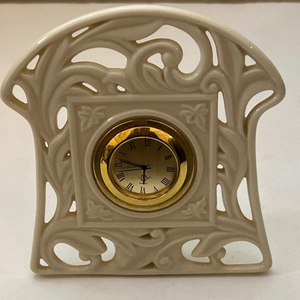 UNTESTED Vintage‎ Lenox Timely Traditions Beige Arched Pierced Clock